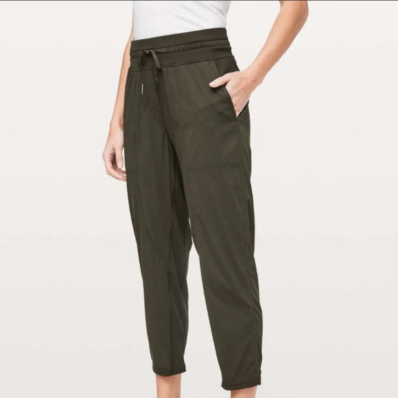 Lululemon Dance  Studio Crop *25" - Picture 1 of 2